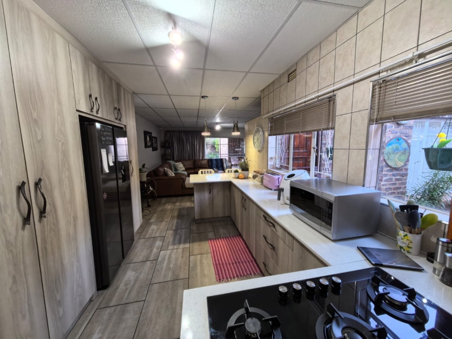 3 Bedroom Property for Sale in Rhodesdene Northern Cape